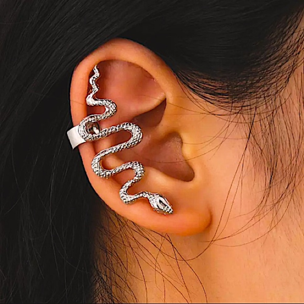 ⚜️[𝟯/$𝟭𝟴]⚜️Snake Silver Climber Earring NEW - Picture 3 of 8